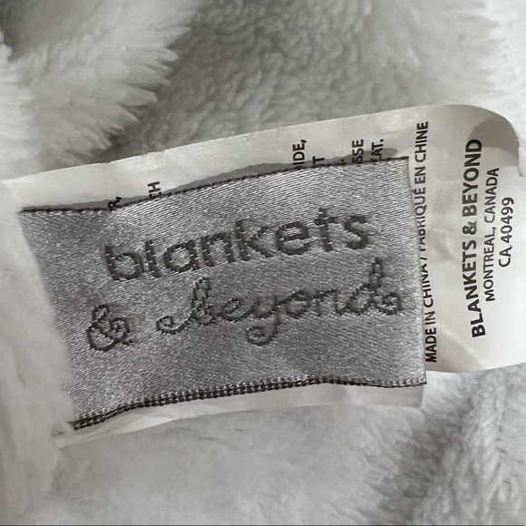 Blankets & Beyond Little Boys Sports Robe - Picture 3 of 4